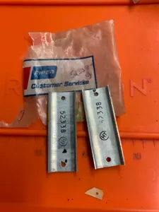 🇺🇸 2 Piper Seat Stop 52338-000 NOS NEW 52338